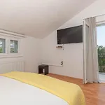 Maria With Outdoor Pool - Five Bedroom With Outdoor Pool Vila Drnis