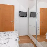 Vila Maria With Outdoor Pool - Five Bedroom With Outdoor Pool Drnis