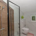 Maria With Outdoor Pool - Five Bedroom With Outdoor Pool