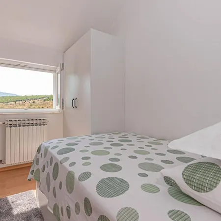 Vila Maria With Outdoor Pool - Five Bedroom With Outdoor Pool