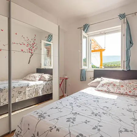 Maria With Outdoor Pool - Five Bedroom With Outdoor Pool Vila