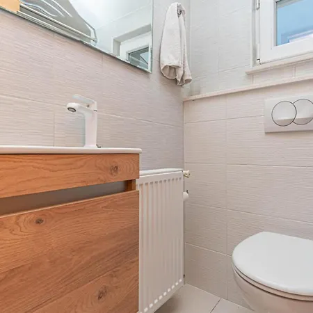 Vila Maria With Outdoor Pool - Five Bedroom With Outdoor Pool