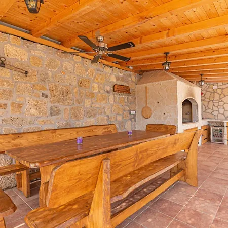 וילה Maria With Outdoor Pool - Five Bedroom With Outdoor Pool