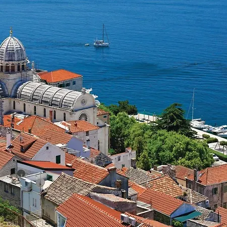 Villa Maria With Outdoor Pool - Five Bedroom With Outdoor Pool Drniš