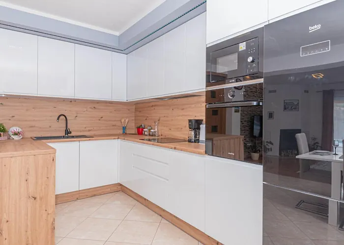 Villa Maria With Outdoor Pool - Five Bedroom With Outdoor Pool