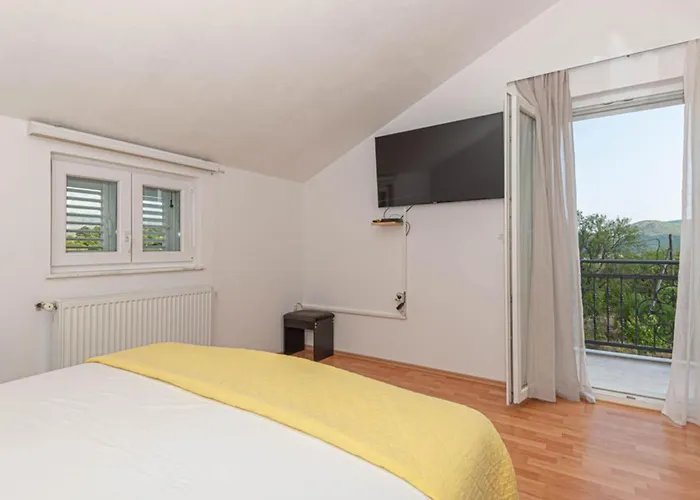 Maria With Outdoor Pool - Five Bedroom With Outdoor Pool Villa Drniš