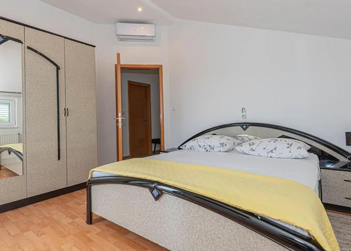 Maria With Outdoor Pool - Five Bedroom With Outdoor Pool Villa