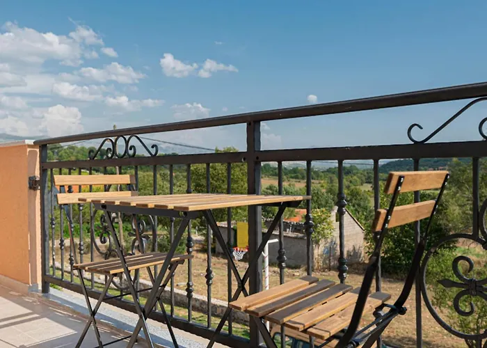 Villa Maria With Outdoor Pool - Five Bedroom With Outdoor Pool Drniš